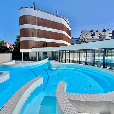 Baltic Waves & Apartamento